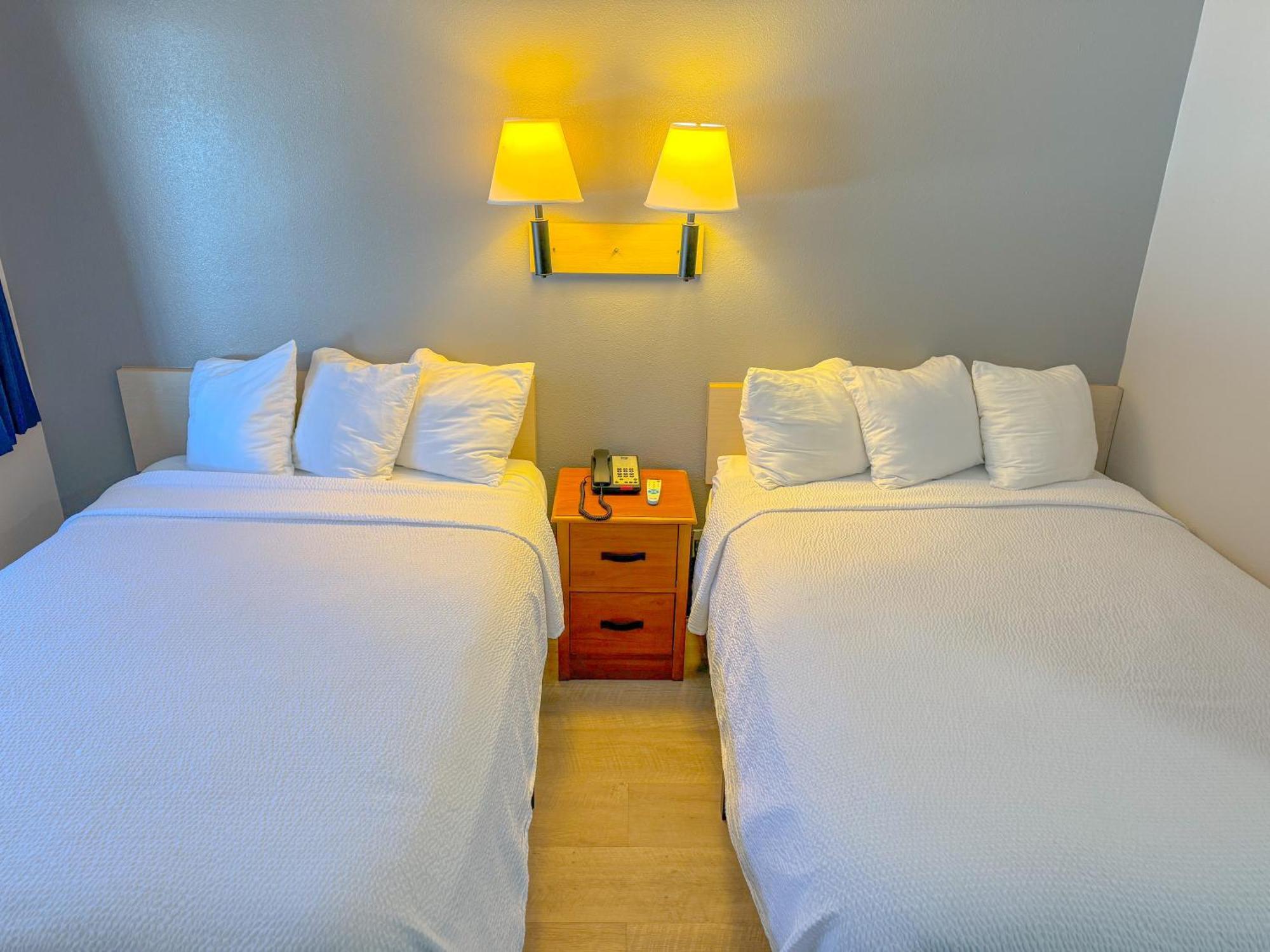 كورالفيل Super 7 Motel المظهر الخارجي الصورة